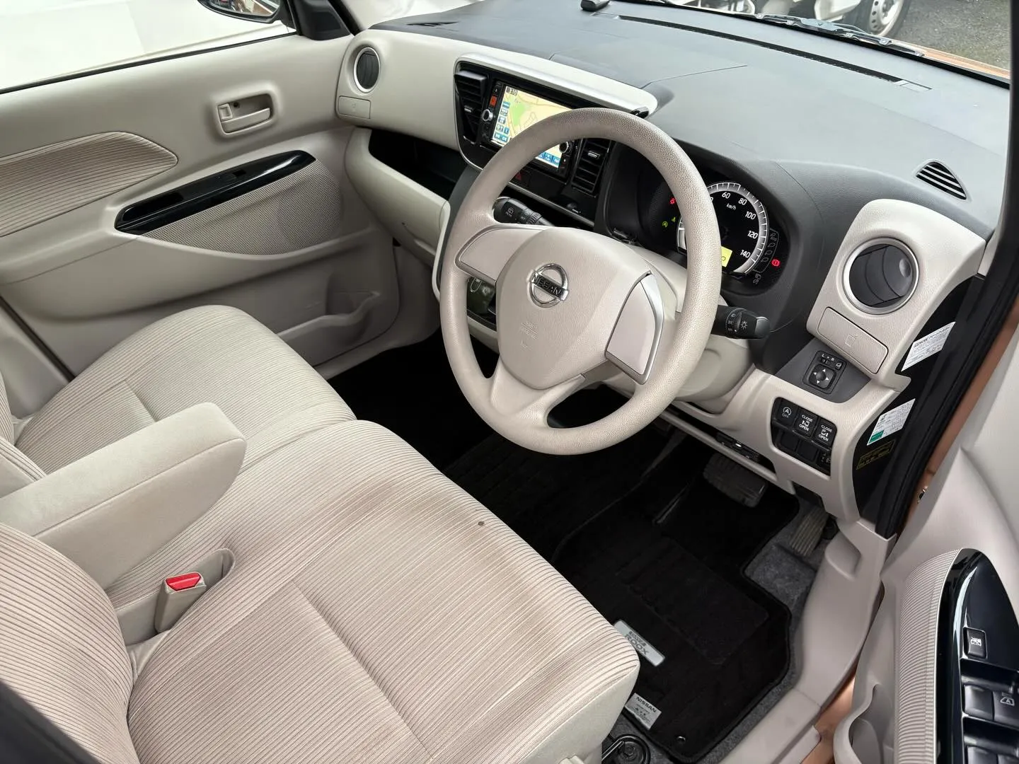 タバコの焦げ穴補修です!